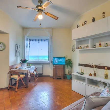 Vivante - Front - Happy Apartment Albenga