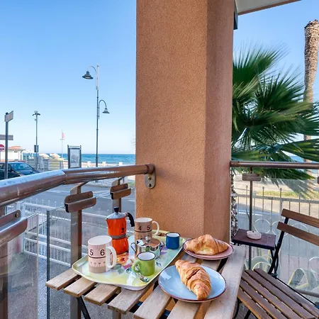 Vivante - Front - Happy Apartment Albenga