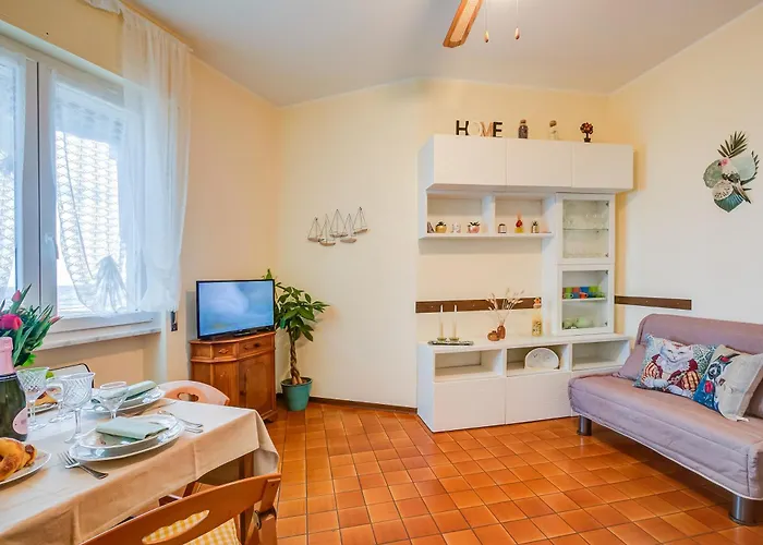 Vivante - Front - Happy Appartement Albenga