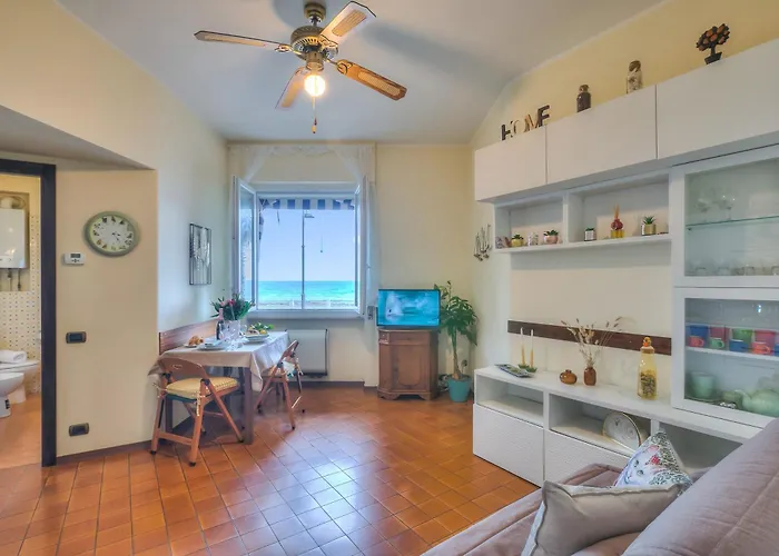 Vivante - Front - Happy Appartement Albenga