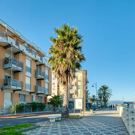 Mer Vivante - Front Beach With Balcony - Happy Rentals 아파트 *
